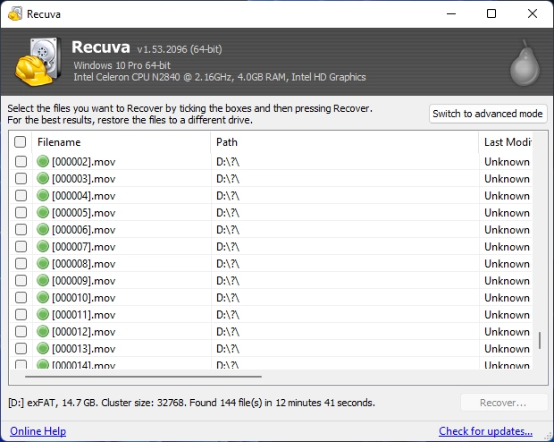 Recuva interface showing deleted file recovery results.